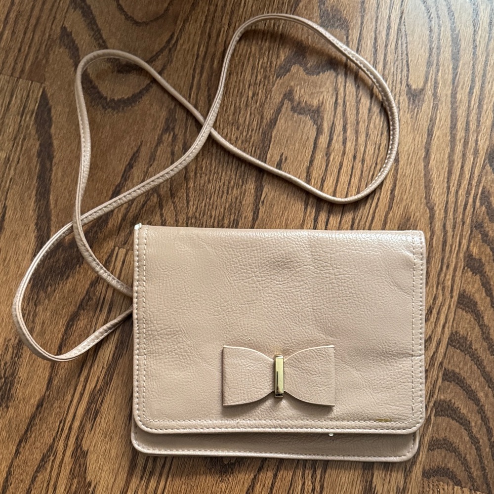 Elegant Tan Bow Accent Women's Bag